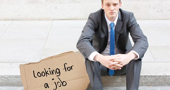 Hombre guapo buscando trabajo